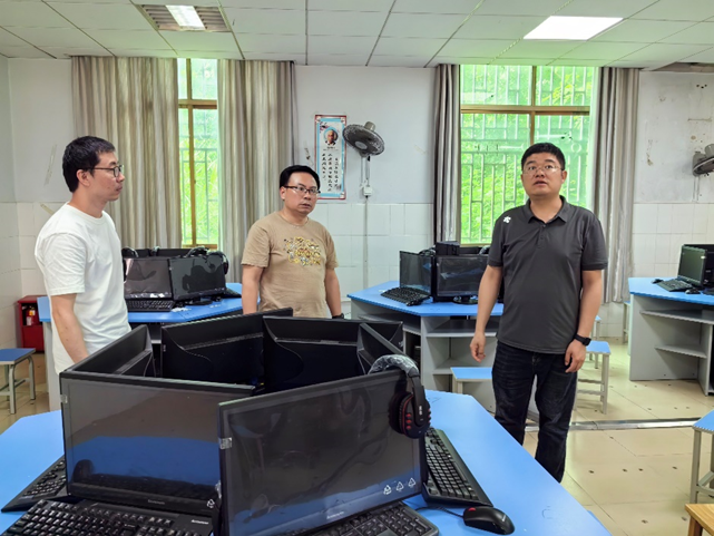 mk体育开展实验室安全检查 筑牢安全防线